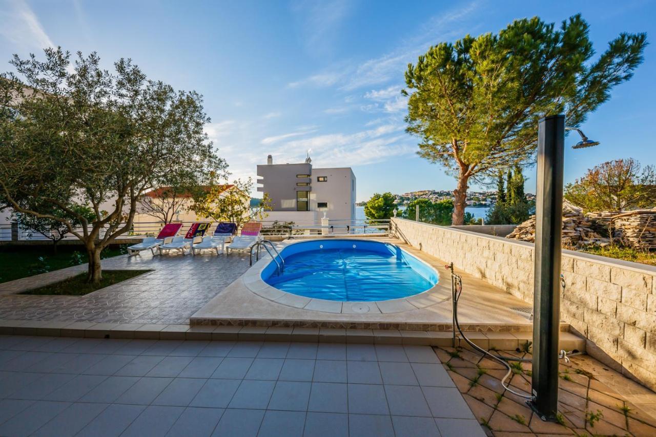 Apartamenty Z Basenem Ilja Рогозница Экстерьер фото