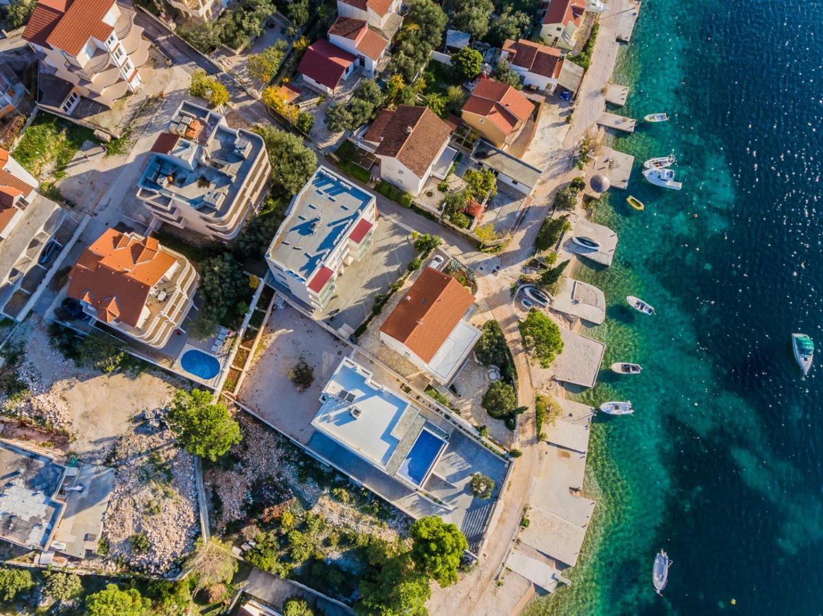 Apartamenty Z Basenem Ilja Рогозница Экстерьер фото