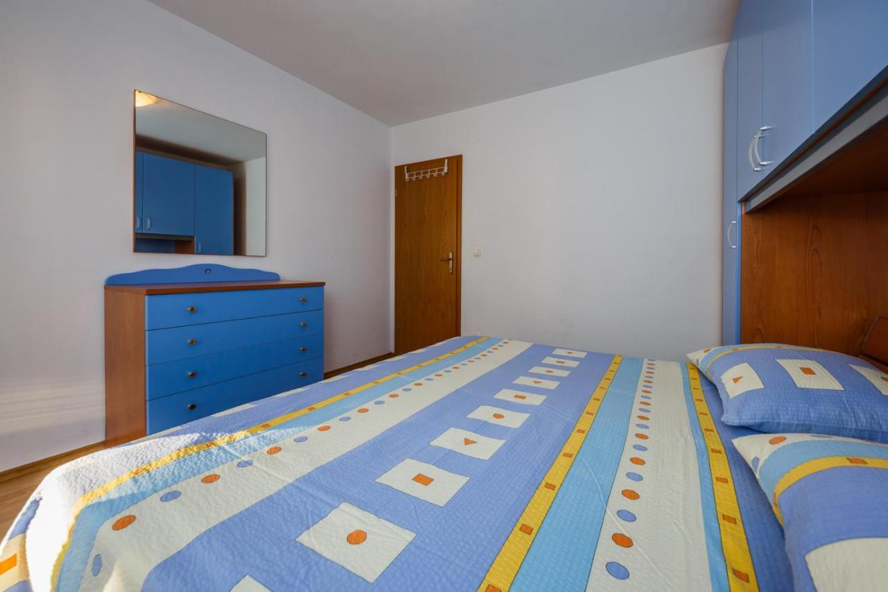 Apartamenty Z Basenem Ilja Рогозница Экстерьер фото