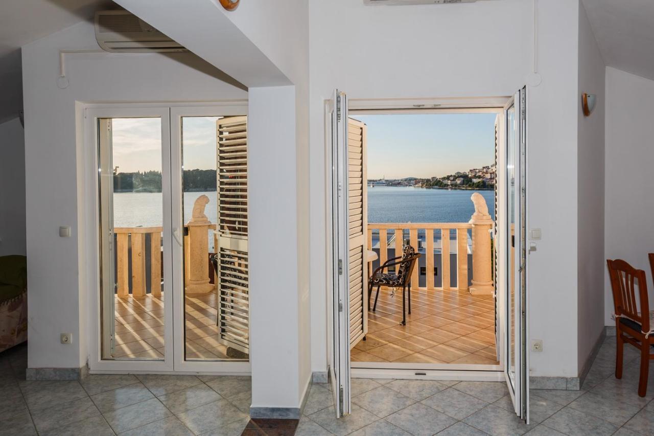 Apartamenty Z Basenem Ilja Рогозница Экстерьер фото